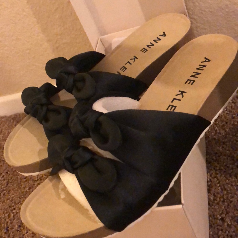 NEW IN BOX Anne Klein Quilt Black Sandals